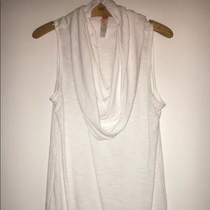 Women’s Lucy top size large